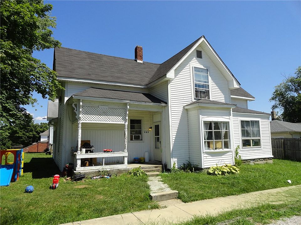 2nd image of 102 E Mill St