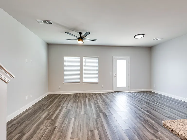 725 Prairie View Dr #1 — Photo 6