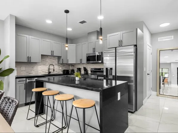 1220 NW 30th St, Miami, FL