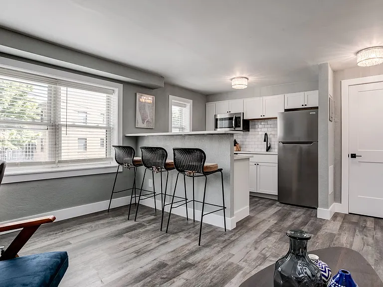 Broadway 46 Apartments — Photo 47