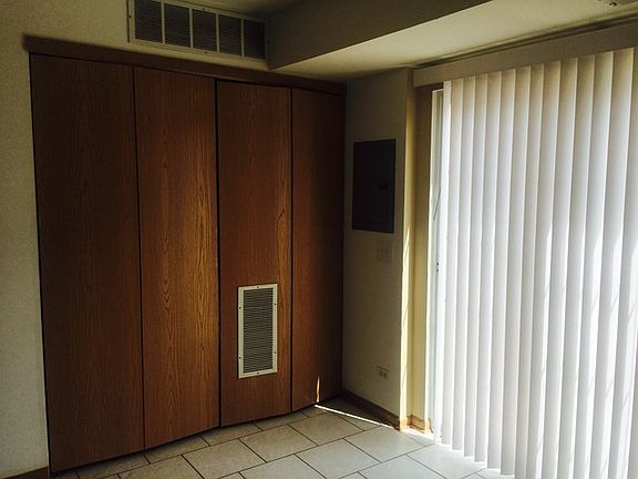 5th image of 665 W Liberty St Unit F
