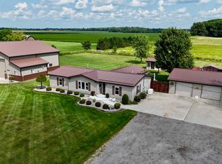 18787 Corunna Rd, Chesaning, MI 48616