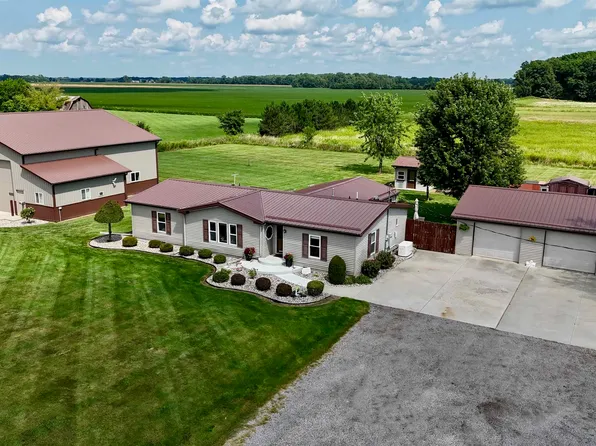 18787 Corunna Rd, Chesaning, MI 48616