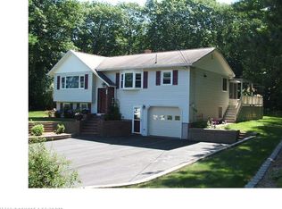 13 Ledgemere Dr, Biddeford, ME 04005