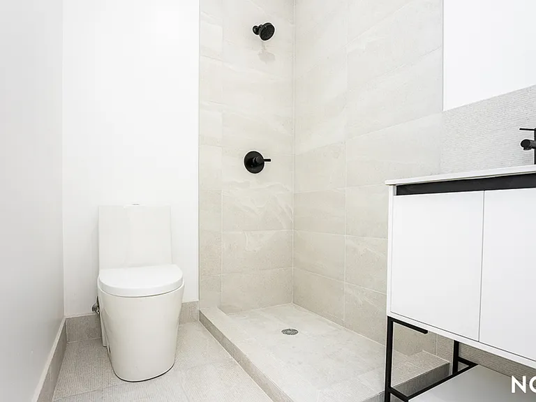 589 Knickerbocker Ave #1B — Photo 8
