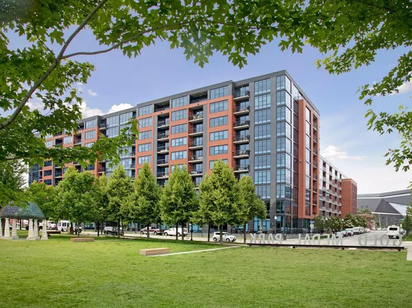 215 10th Ave S Unit 512, Minneapolis, MN 55415