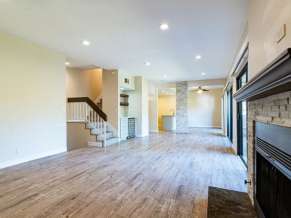 4th image of 13819 Burbank Blvd APT 8