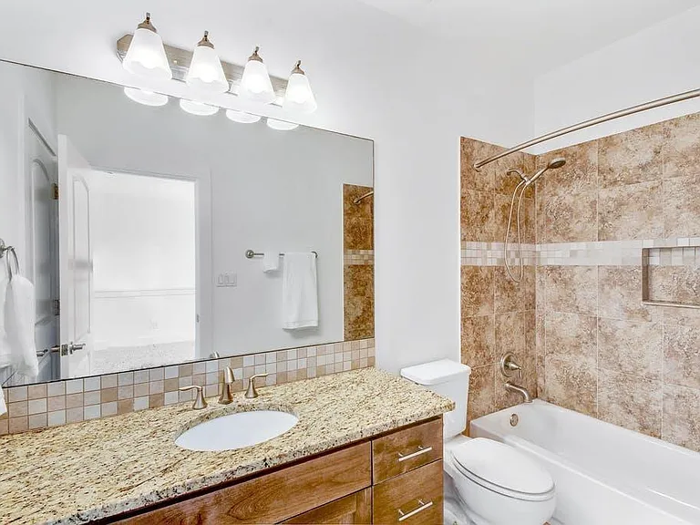 1006 Lipan Trl — Photo 22