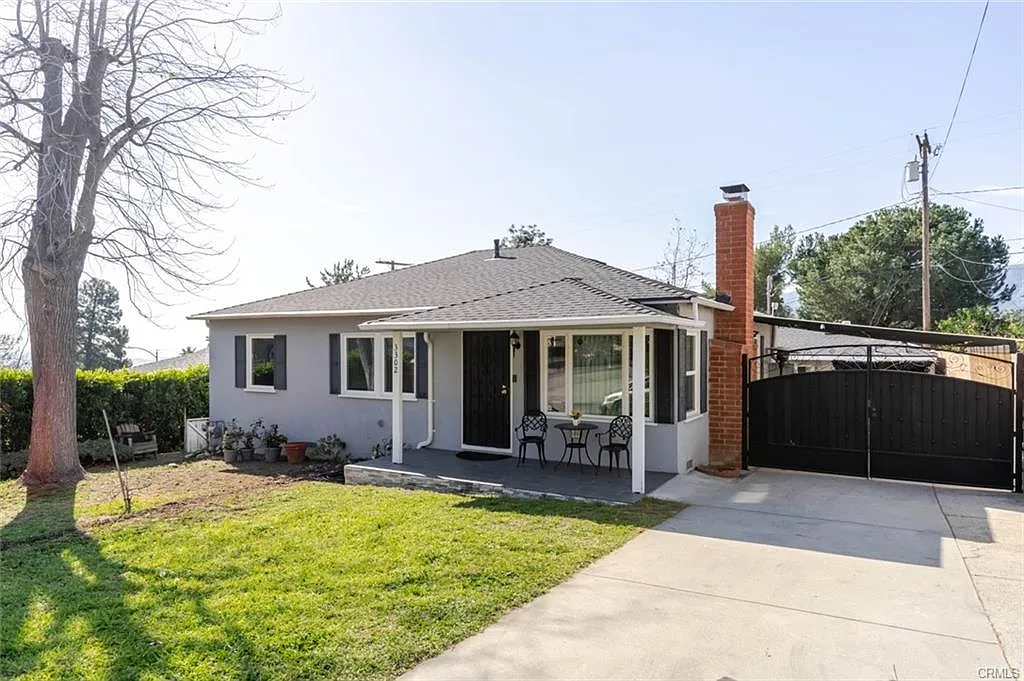 3302 Paraiso Way — Photo 3