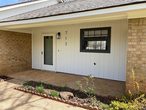 4th image of 713 Pheasant Ln