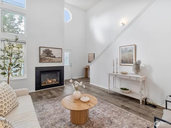 705 Finley Lane #N2, La Conner, WA 98257
