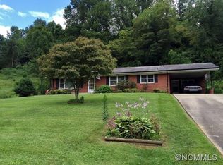 887 Old Balsam Rd, Waynesville, NC 28786
