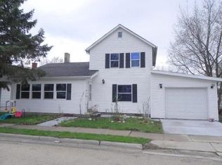 116 S 8th St, Rochelle, IL 61068