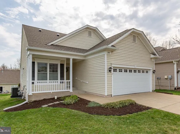 204 Bridgewater Cir, Fredericksburg, VA 22406