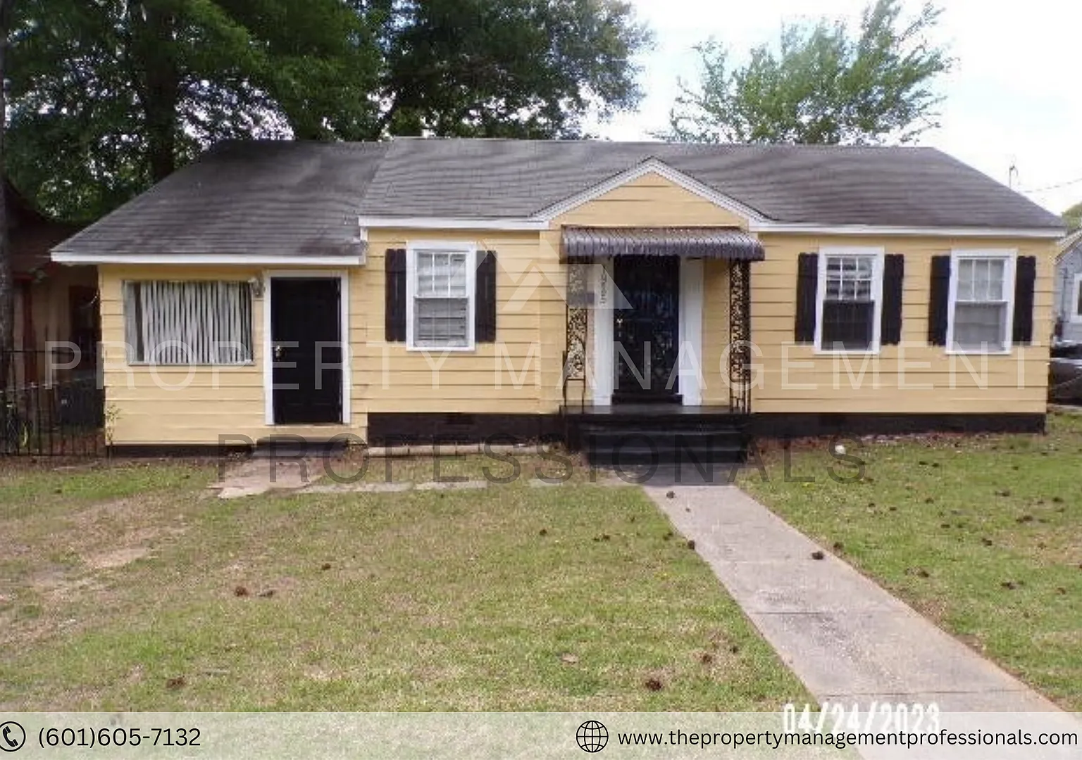 Enchanting 1940's Vintage Home Near Jackson State University — Photo 2