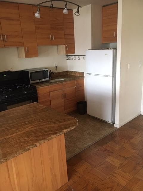 2nd image of 201 Saint Pauls Ave APT 11