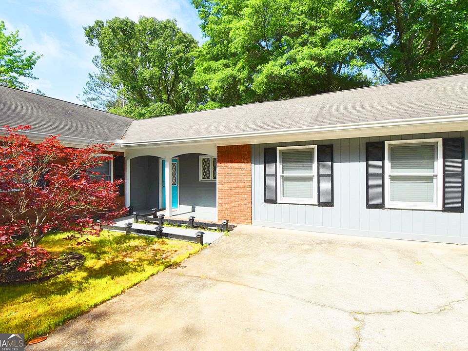 1st image of 98 Woodvalley Dr