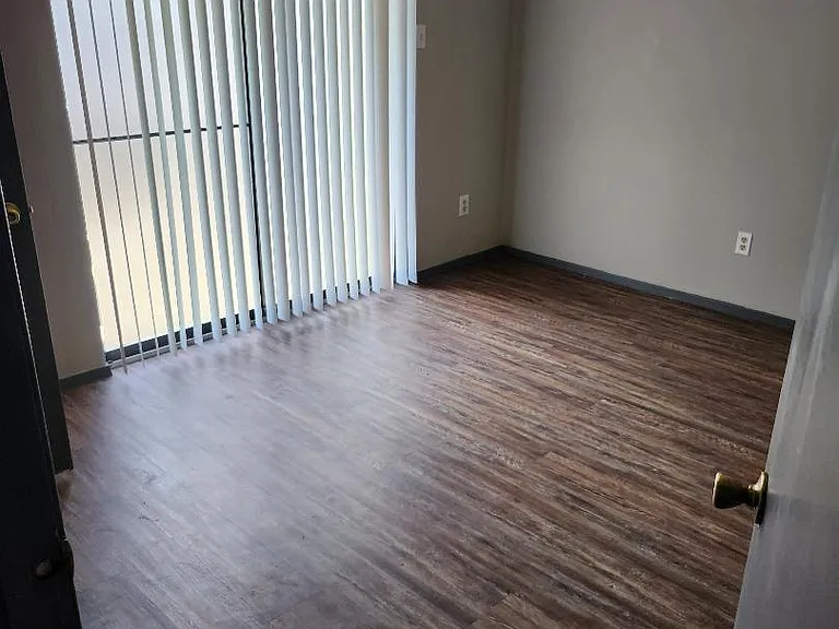 103 Parklane Dr #103 — Photo 11