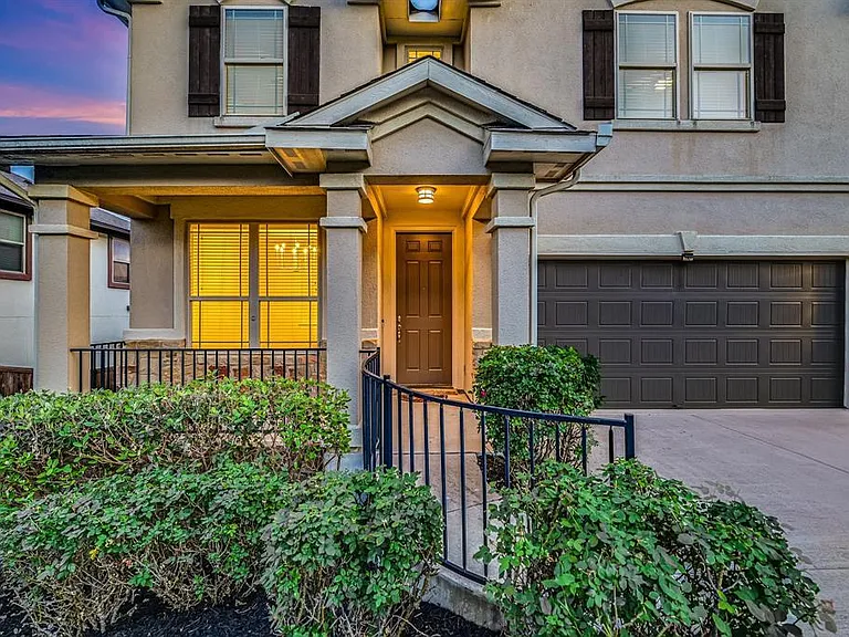 5321 Del Dios Way — Photo 3