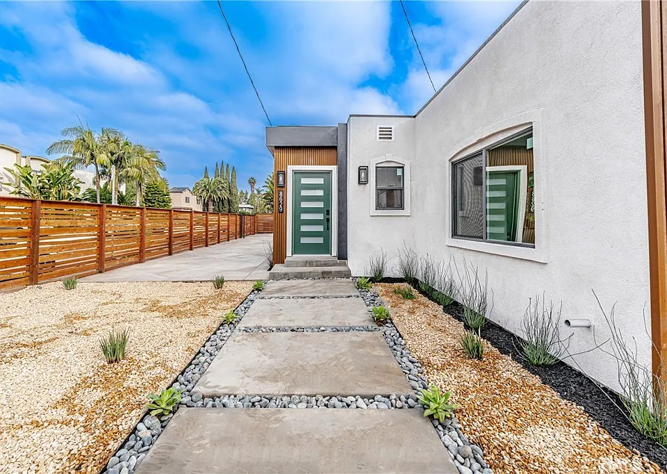 8629 Guthrie Ave