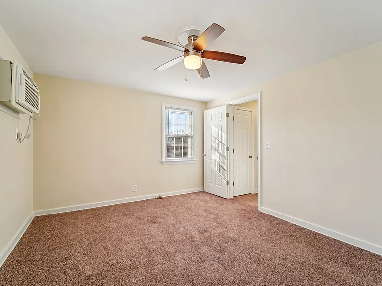 Riverview Gardens — Photo 12