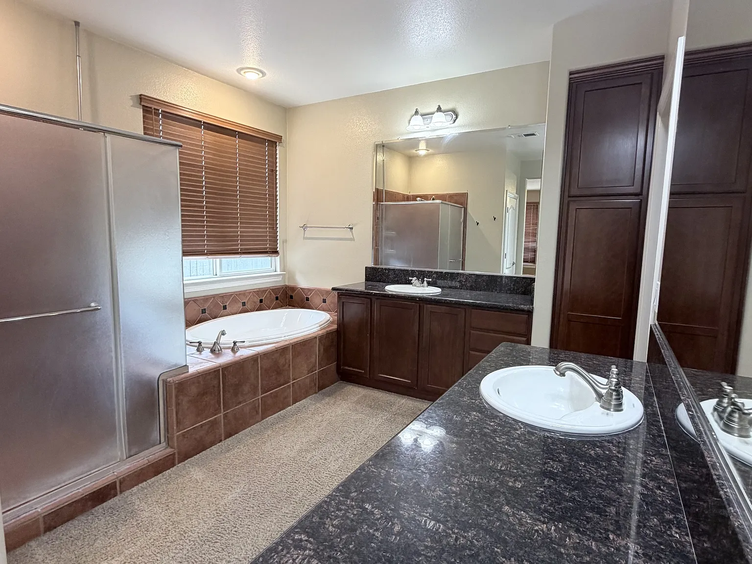 615 Royal Windsor Court - 1 — Photo 4