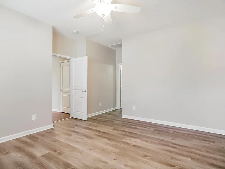 1029 Avondale Dr — Photo 11