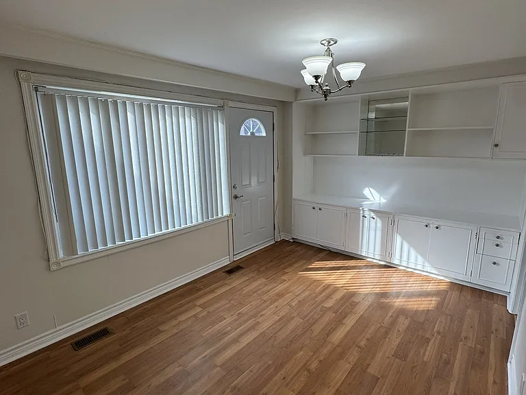 258 Maxwell St — Photo 3