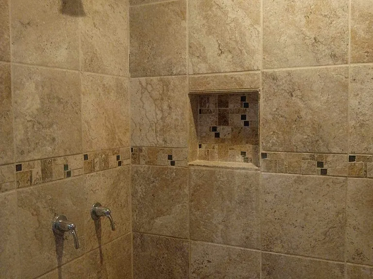 607 E Southcross Blvd — Photo 10