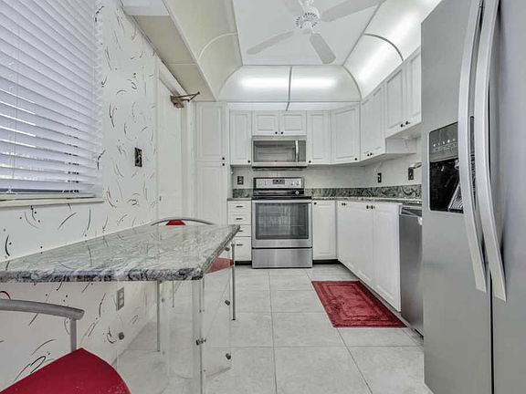 4th image of 1605 S Us Highway 1 APT M1-203