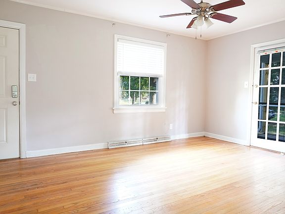 2nd image of 1004 Baywood Ct