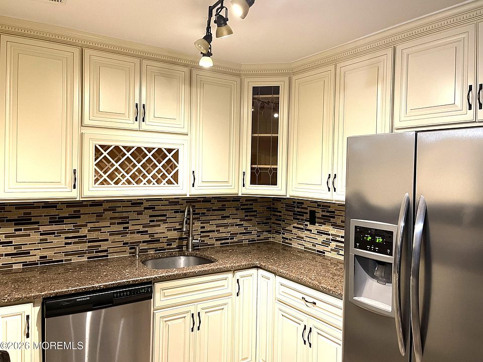 1st image of 44 Spyglass Ct