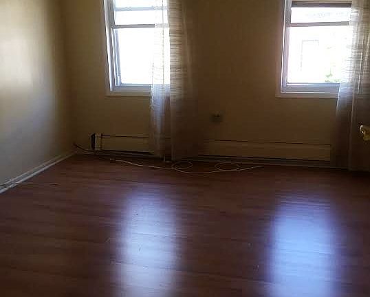 4th image of 2659 30th St #2