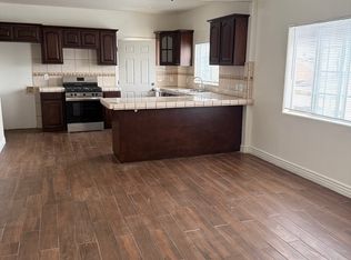 5636 S Broadway APT 2, Los Angeles, CA 90037