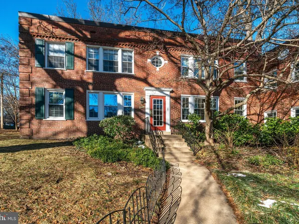 1900 N Rhodes St APT 70, Arlington, VA 22201