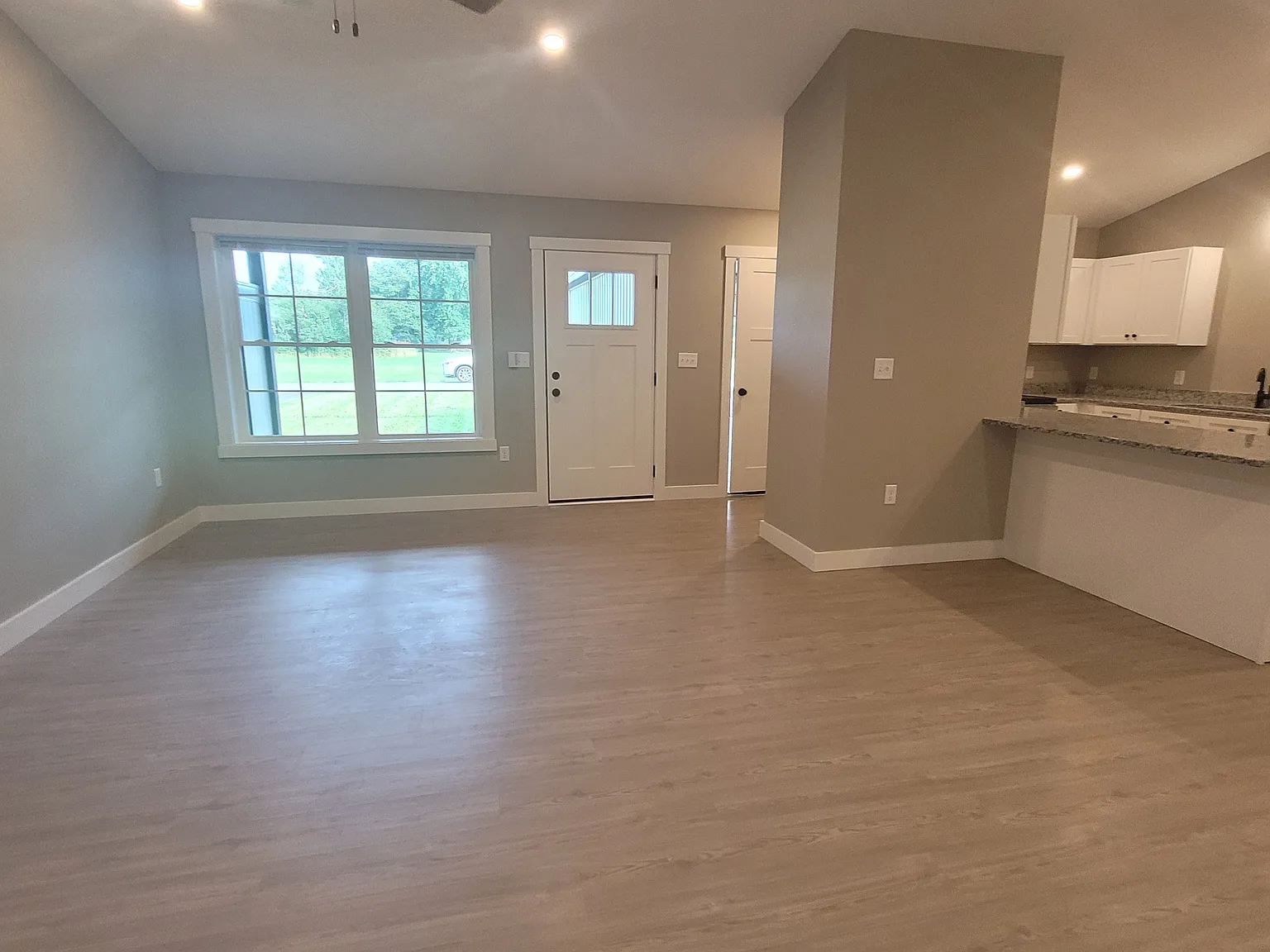 2 bed, 1200 sqft, $2,250 — Photo 2