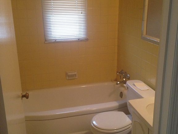 3rd image of 3668 Sturgeon Ave