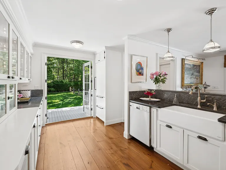 106 Water Mill Towd Rd — Photo 5