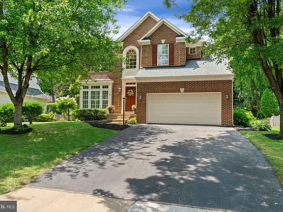 2nd image of 42702 Middle Ridge Pl