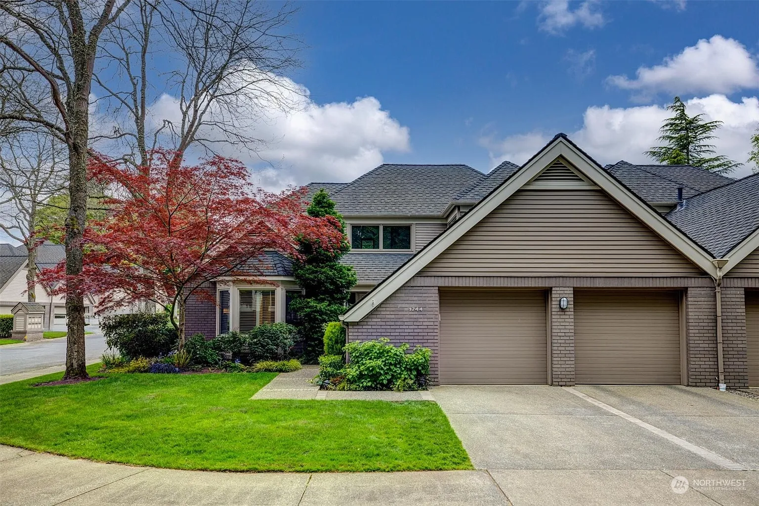 1744 Bellevue Way NE photo 1