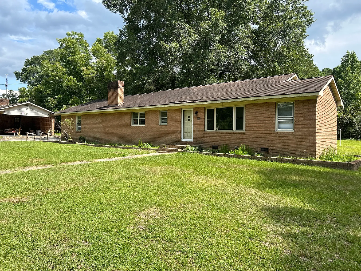 3 bed, 1400 sqft, $1,800 — Photo 3