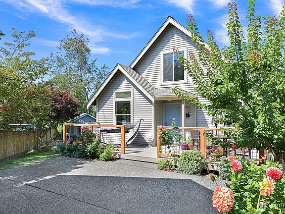 3rd image of 3813 Idaho Street