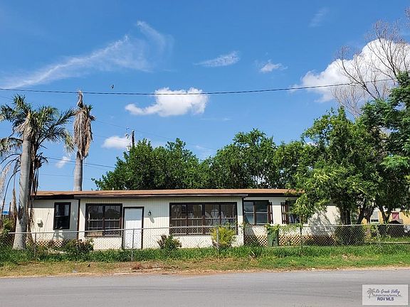 3rd image of 6817 Royal Palm Dr