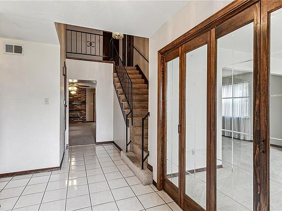 2nd image of 3621 Lake Trail Dr