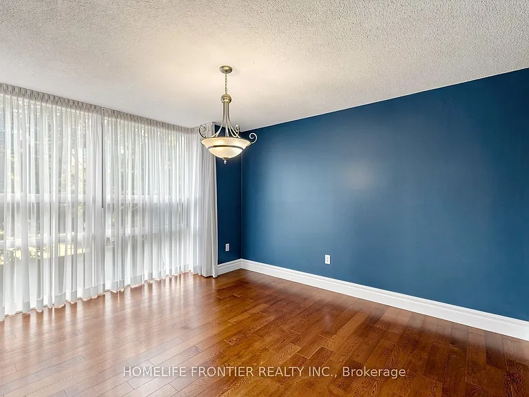 131 Beecroft Rd #203 — Photo 13