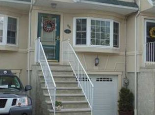16 Erwin Ct, Staten Island, NY 10306