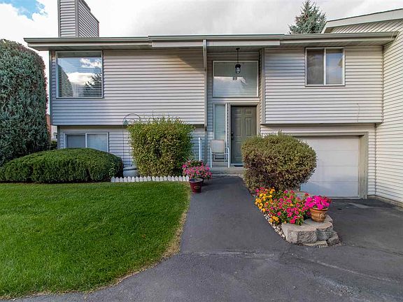 2nd image of 902 E Calkins Dr #902