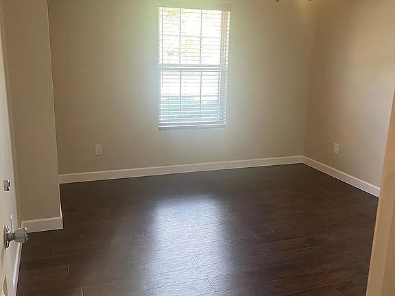 4th image of 504 Nickman Rd APT B