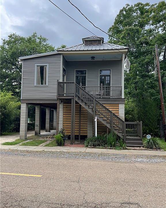 1st image of 1104 Pine St