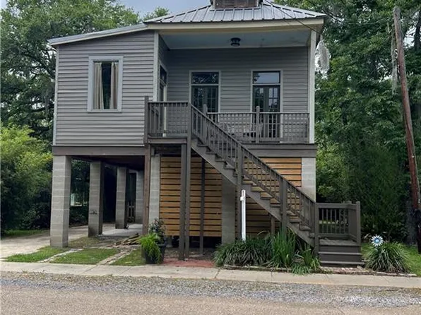 1104 Pine St, Madisonville, LA 70447